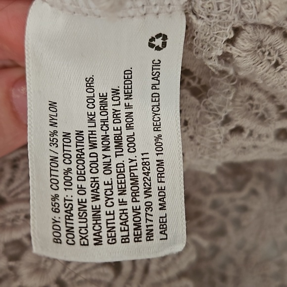 Xhilaration Lace top - Picture 3 of 3